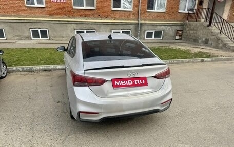 Hyundai Solaris II рестайлинг, 2018 год, 1 000 000 рублей, 2 фотография