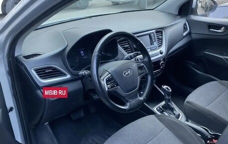 Hyundai Solaris II рестайлинг, 2018 год, 1 000 000 рублей, 6 фотография