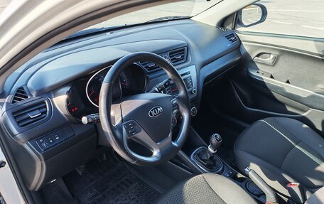 KIA Rio III рестайлинг, 2016 год, 1 090 000 рублей, 24 фотография