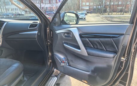 Mitsubishi Pajero Sport III рестайлинг, 2019 год, 3 900 000 рублей, 6 фотография