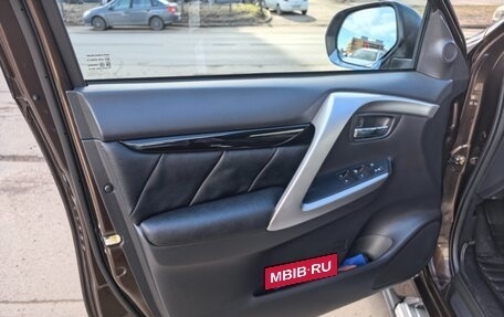 Mitsubishi Pajero Sport III рестайлинг, 2019 год, 3 900 000 рублей, 11 фотография