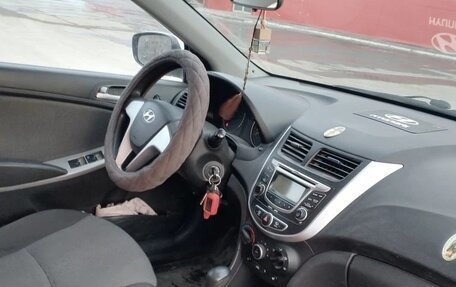 Hyundai Solaris II рестайлинг, 2011 год, 730 000 рублей, 6 фотография