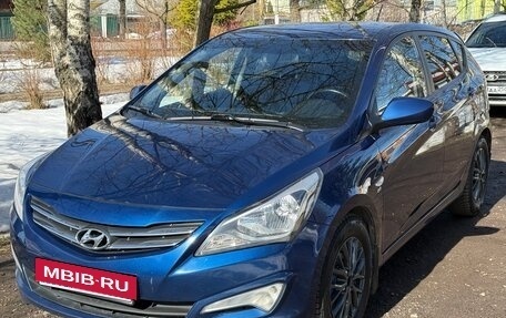 Hyundai Solaris II рестайлинг, 2015 год, 1 200 000 рублей, 2 фотография