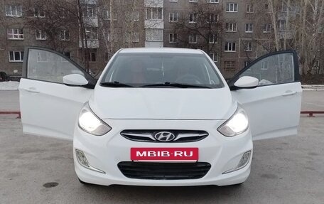 Hyundai Solaris II рестайлинг, 2011 год, 730 000 рублей, 8 фотография