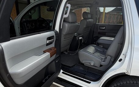 Toyota Sequoia II рестайлинг, 2010 год, 2 800 000 рублей, 7 фотография