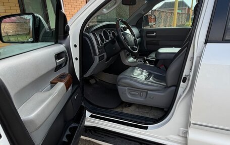 Toyota Sequoia II рестайлинг, 2010 год, 2 800 000 рублей, 5 фотография