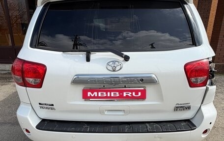 Toyota Sequoia II рестайлинг, 2010 год, 2 800 000 рублей, 9 фотография