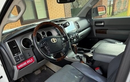 Toyota Sequoia II рестайлинг, 2010 год, 2 800 000 рублей, 6 фотография