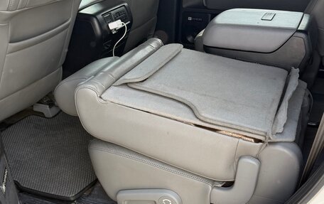 Toyota Sequoia II рестайлинг, 2010 год, 2 800 000 рублей, 23 фотография