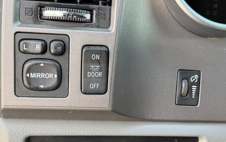 Toyota Sequoia II рестайлинг, 2010 год, 2 800 000 рублей, 21 фотография