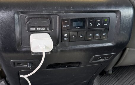 Toyota Sequoia II рестайлинг, 2010 год, 2 800 000 рублей, 22 фотография