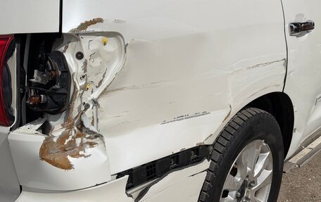 Toyota Sequoia II рестайлинг, 2010 год, 2 800 000 рублей, 27 фотография