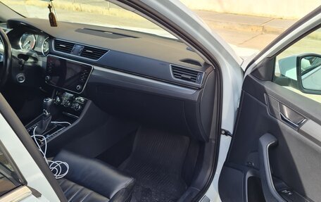 Skoda Superb III рестайлинг, 2018 год, 2 700 000 рублей, 4 фотография