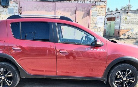 Renault Sandero II рестайлинг, 2016 год, 1 250 000 рублей, 2 фотография