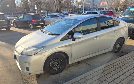 Toyota Prius, 2010 год, 700 000 рублей, 3 фотография