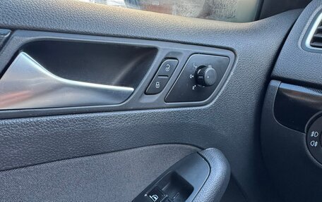 Volkswagen Jetta VI, 2012 год, 880 000 рублей, 20 фотография