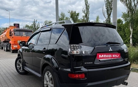 Mitsubishi Outlander III рестайлинг 3, 2010 год, 1 050 000 рублей, 2 фотография