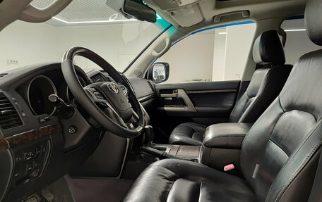 Toyota Land Cruiser 200, 2011 год, 3 107 000 рублей, 16 фотография