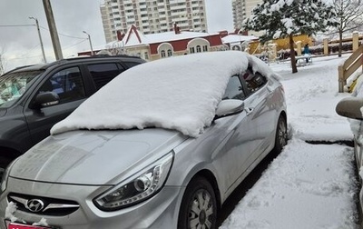 Hyundai Solaris II рестайлинг, 2012 год, 800 000 рублей, 1 фотография