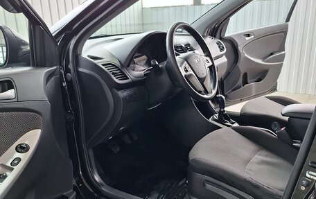 Hyundai Solaris II рестайлинг, 2012 год, 740 000 рублей, 3 фотография