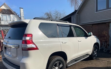 Toyota Land Cruiser Prado 150 рестайлинг 2, 2014 год, 3 400 000 рублей, 3 фотография