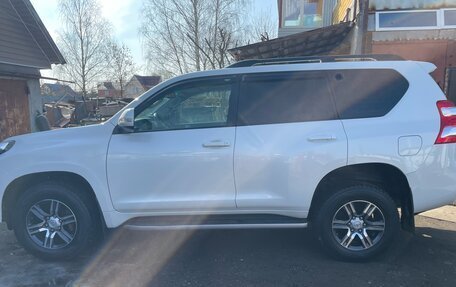 Toyota Land Cruiser Prado 150 рестайлинг 2, 2014 год, 3 400 000 рублей, 5 фотография