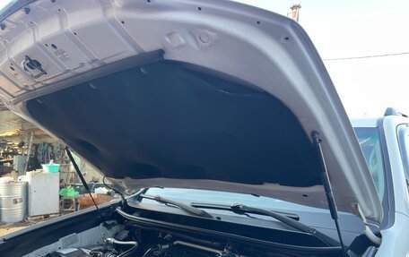 Toyota Land Cruiser Prado 150 рестайлинг 2, 2014 год, 3 400 000 рублей, 12 фотография