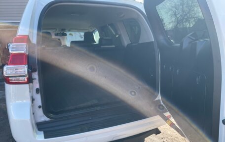 Toyota Land Cruiser Prado 150 рестайлинг 2, 2014 год, 3 400 000 рублей, 21 фотография