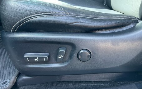 Toyota Land Cruiser Prado 150 рестайлинг 2, 2014 год, 3 400 000 рублей, 28 фотография