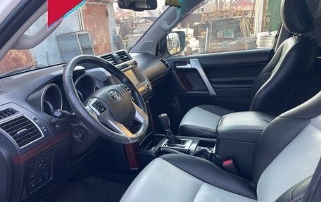 Toyota Land Cruiser Prado 150 рестайлинг 2, 2014 год, 3 400 000 рублей, 29 фотография