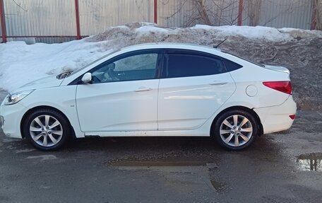 Hyundai Solaris II рестайлинг, 2013 год, 750 000 рублей, 2 фотография