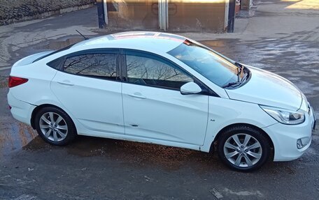 Hyundai Solaris II рестайлинг, 2013 год, 750 000 рублей, 3 фотография