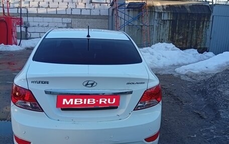 Hyundai Solaris II рестайлинг, 2013 год, 750 000 рублей, 4 фотография