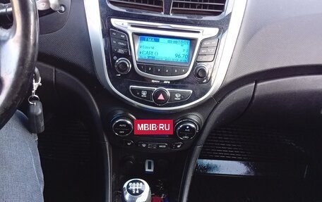 Hyundai Solaris II рестайлинг, 2013 год, 750 000 рублей, 6 фотография