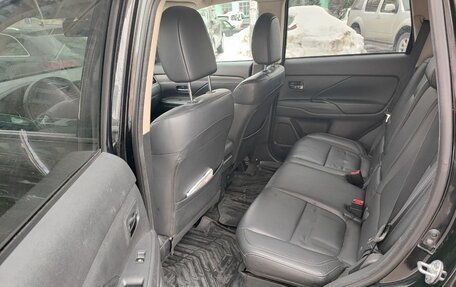 Mitsubishi Outlander III рестайлинг 3, 2017 год, 1 780 000 рублей, 6 фотография