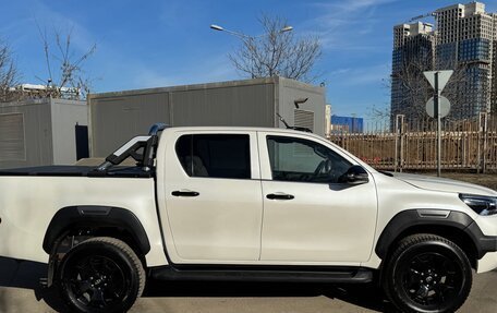 Toyota Hilux VIII, 2019 год, 4 150 000 рублей, 8 фотография