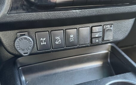 Toyota Hilux VIII, 2019 год, 4 150 000 рублей, 26 фотография