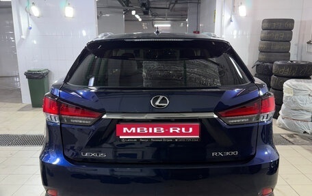 Lexus RX IV рестайлинг, 2019 год, 4 690 000 рублей, 5 фотография