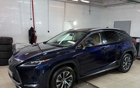 Lexus RX IV рестайлинг, 2019 год, 4 690 000 рублей, 6 фотография