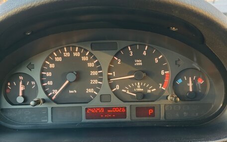 BMW 3 серия, 2003 год, 723 000 рублей, 9 фотография