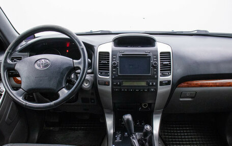 Toyota Land Cruiser Prado 120 рестайлинг, 2005 год, 1 680 000 рублей, 14 фотография