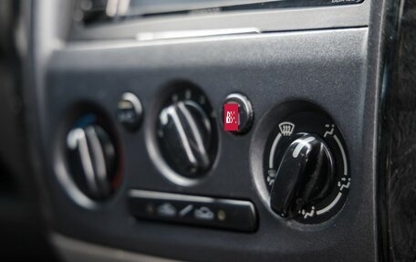 Mazda 323, 2001 год, 378 000 рублей, 24 фотография