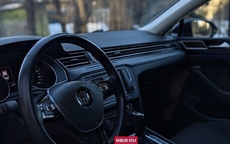 Volkswagen Passat B8 рестайлинг, 2017 год, 2 330 000 рублей, 10 фотография