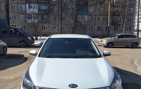 KIA Rio IV, 2018 год, 1 060 000 рублей, 1 фотография