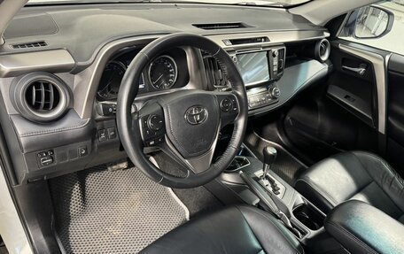 Toyota RAV4, 2019 год, 3 199 800 рублей, 10 фотография