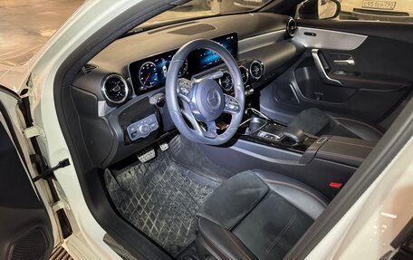 Mercedes-Benz A-Класс, 2018 год, 2 800 000 рублей, 12 фотография