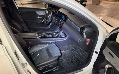 Mercedes-Benz A-Класс, 2018 год, 2 800 000 рублей, 13 фотография