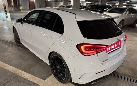 Mercedes-Benz A-Класс, 2018 год, 2 800 000 рублей, 4 фотография