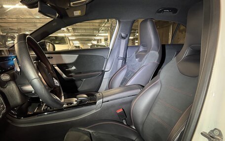 Mercedes-Benz A-Класс, 2018 год, 2 800 000 рублей, 14 фотография