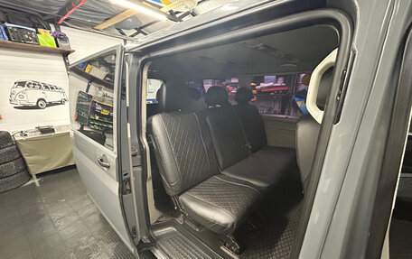 Volkswagen Caravelle T5, 2013 год, 1 550 000 рублей, 15 фотография